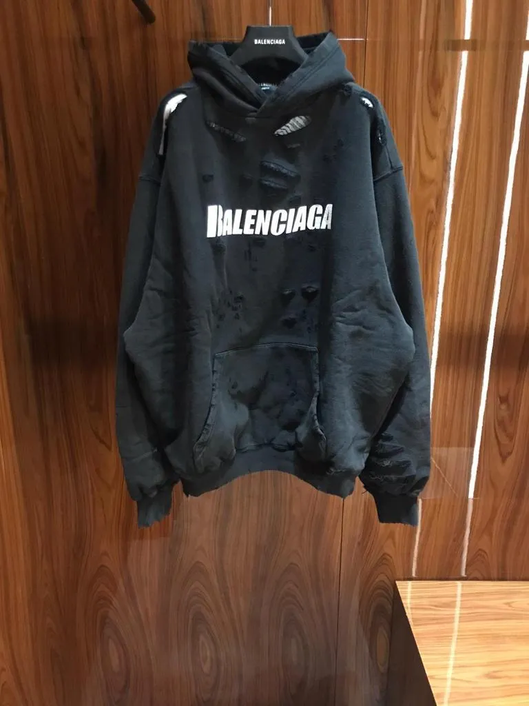 BALENCIAGA  |Caps destroyed hoodie in white