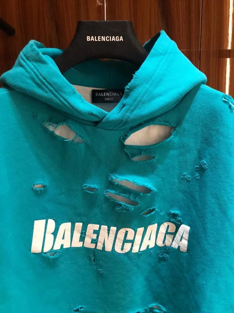 BALENCIAGA  |Caps destroyed hoodie in white