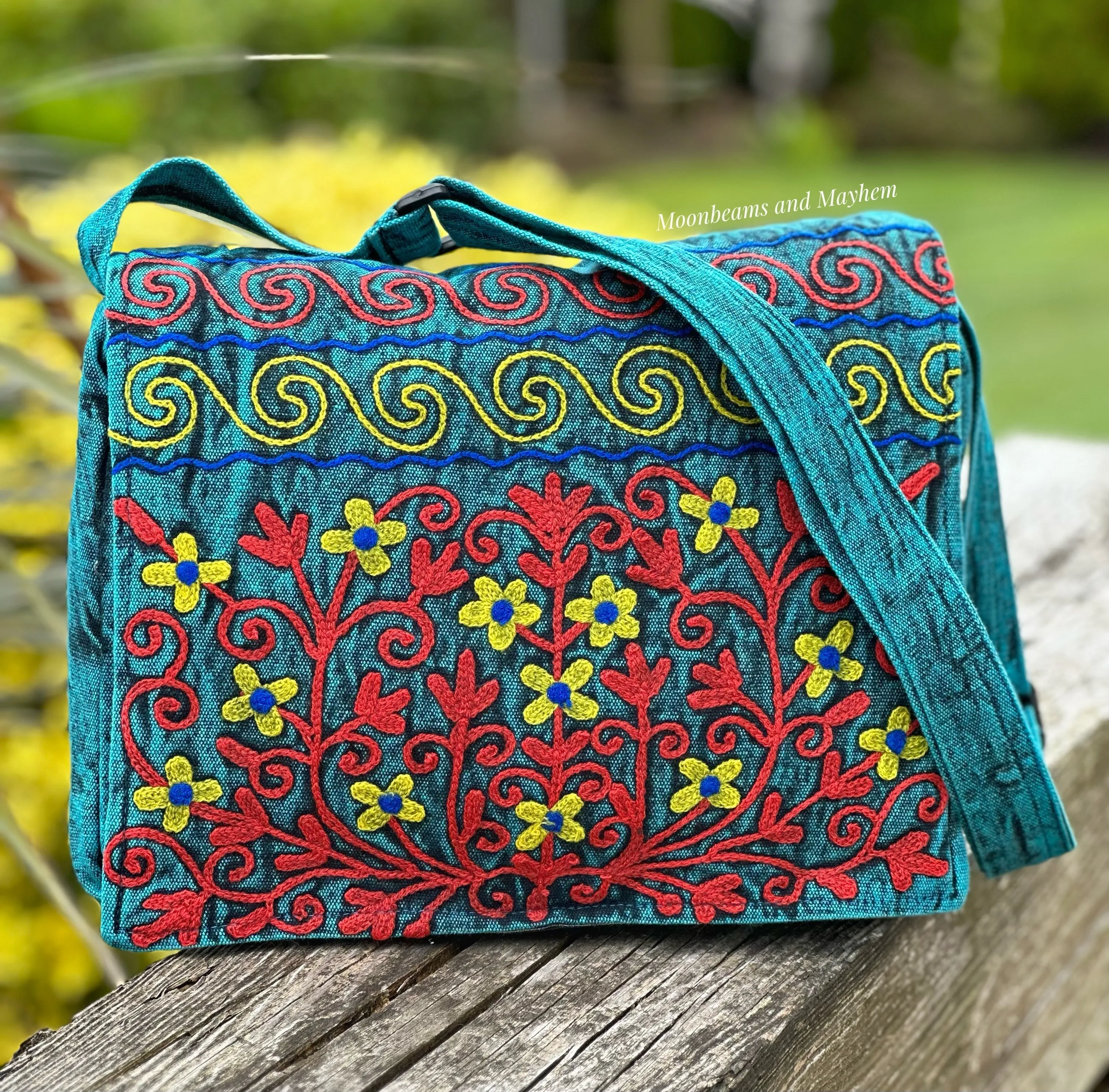 BEAUTIFUL BLUE FOLK ART SATCHEL /SHOULDER BAG