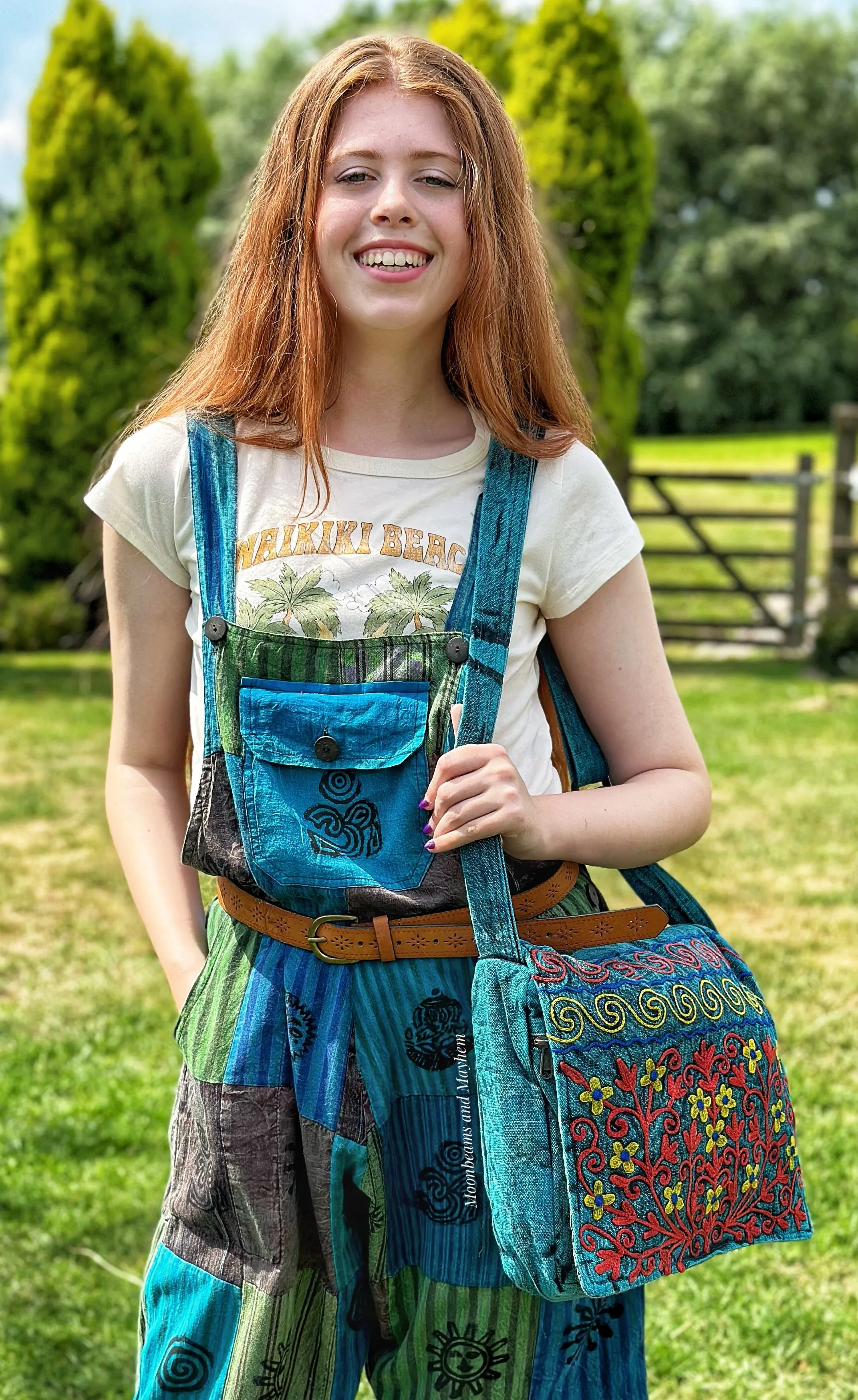 BEAUTIFUL BLUE FOLK ART SATCHEL /SHOULDER BAG