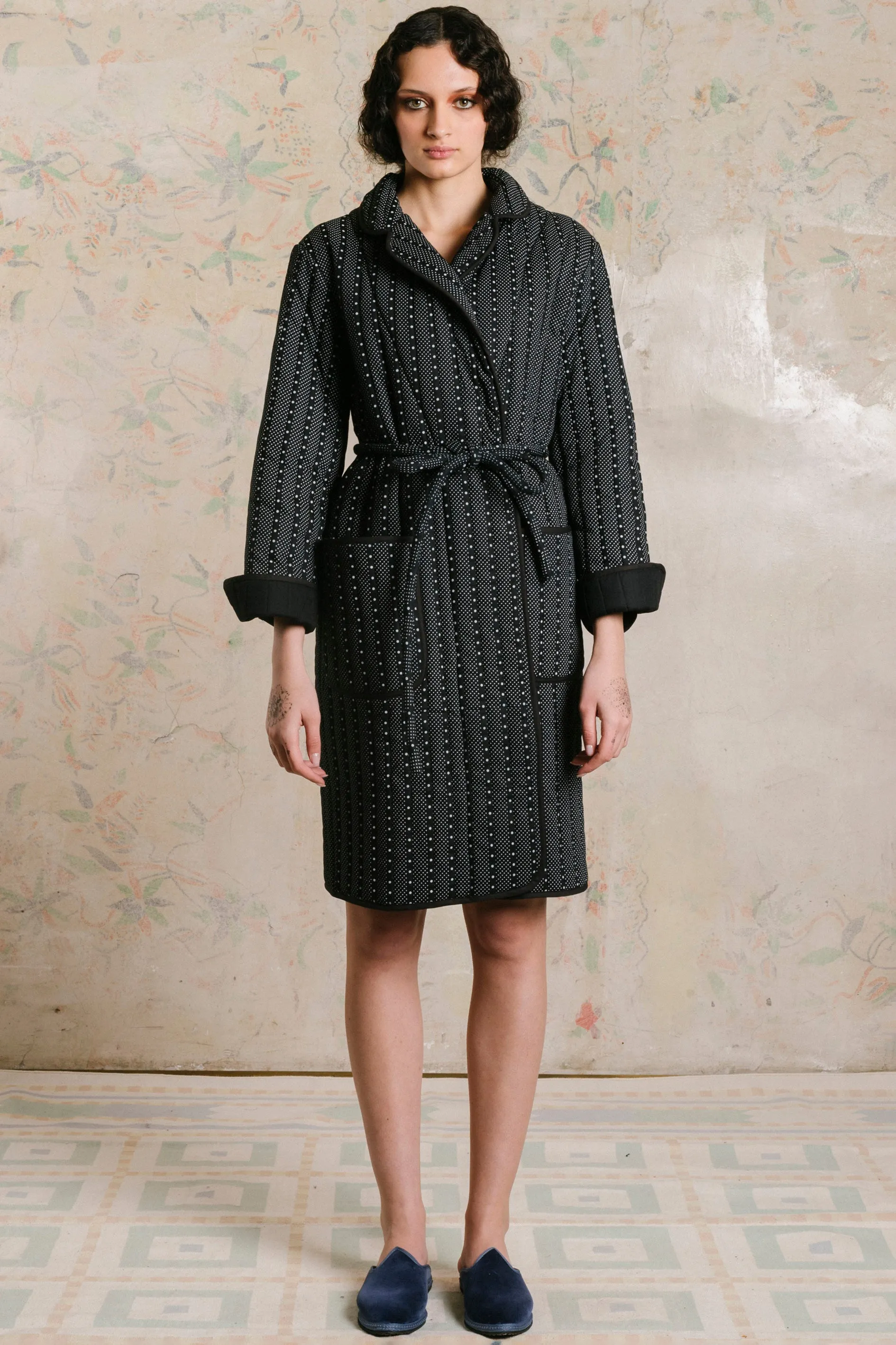 ROUND-LAPEL-ROBE BLACK-Offwhite-black with black piping 100% COTTON Herringbone-light, Padded Dot-Stripes discharge-print