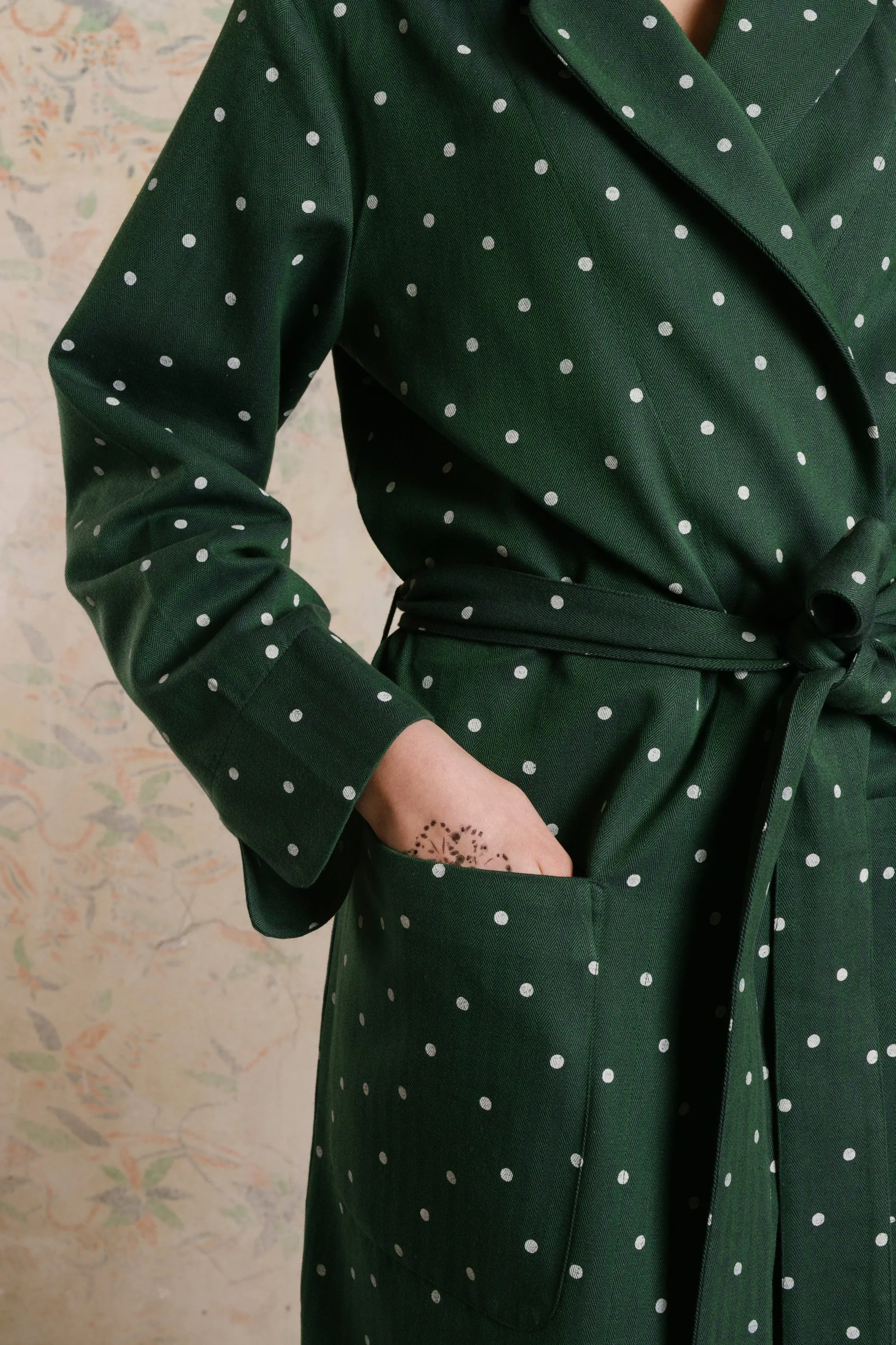 ROUND-LAPEL-ROBE PEACOCKGREEN-White 100% COTTON Herringbone-Thick, brushed-inside Dots discharge-print